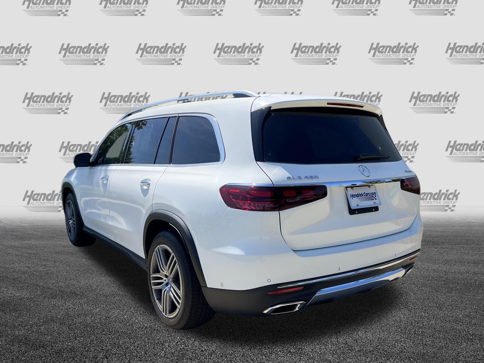 Used 2025 Mercedes-Benz GLS 450 4MATIC image 9