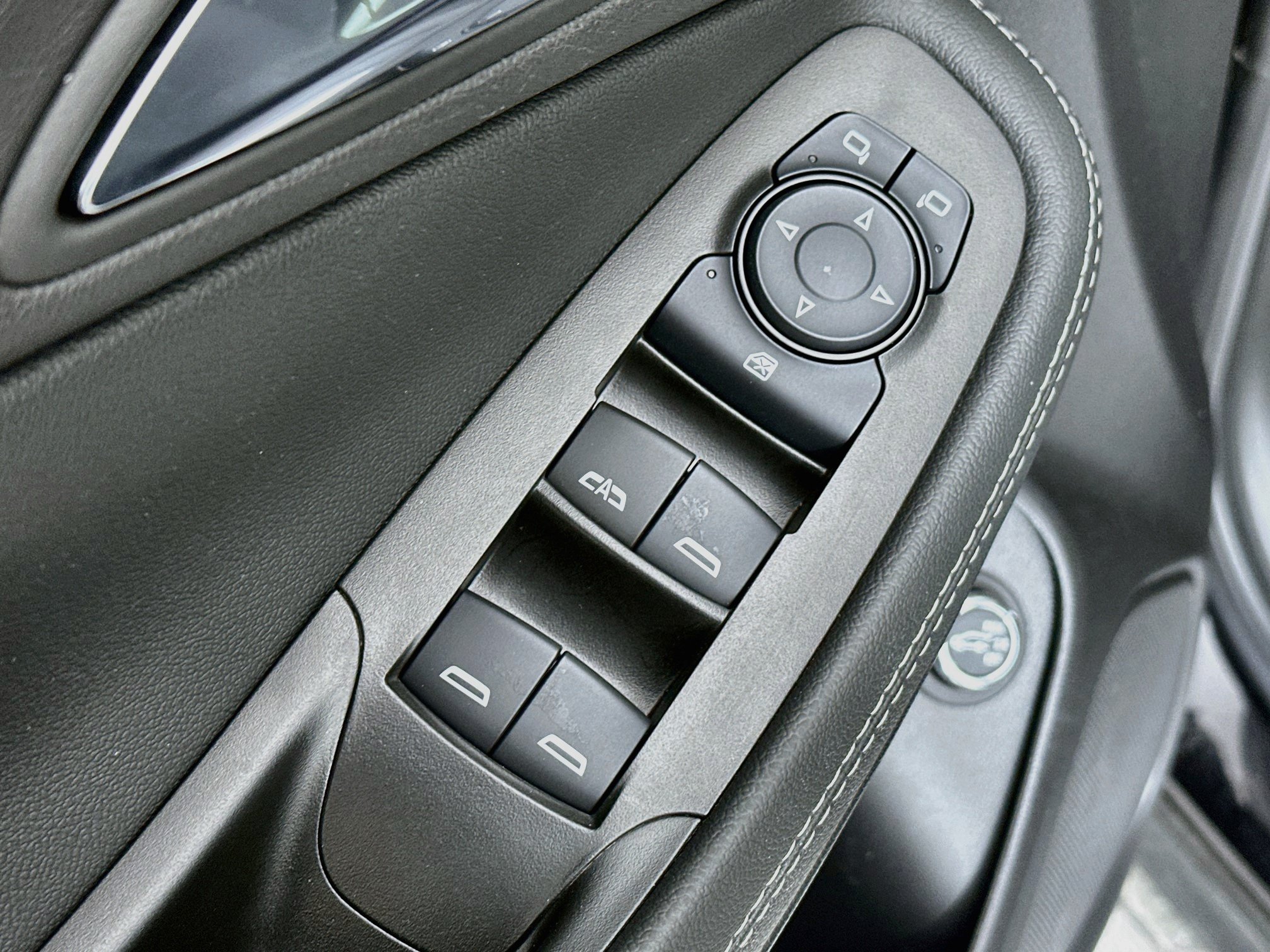 Used 2023 Buick Encore GX Select FWD image 17