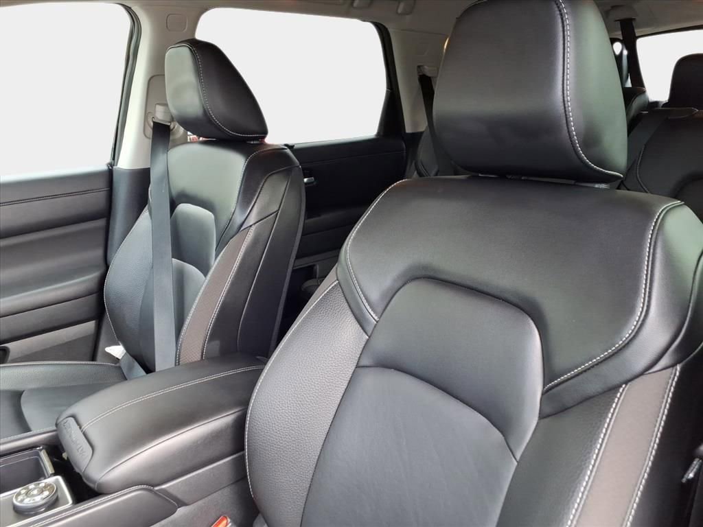 Used 2024 Nissan Pathfinder SL image 11