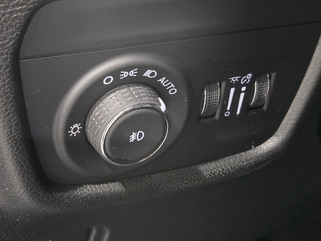 Certified 2023 Jeep Grand Cherokee Limited image 14