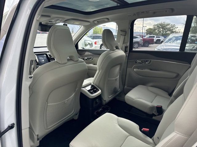 New 2025 Volvo XC90 T8 Plus w/ Protection Package Premier AWD/4WD image 13
