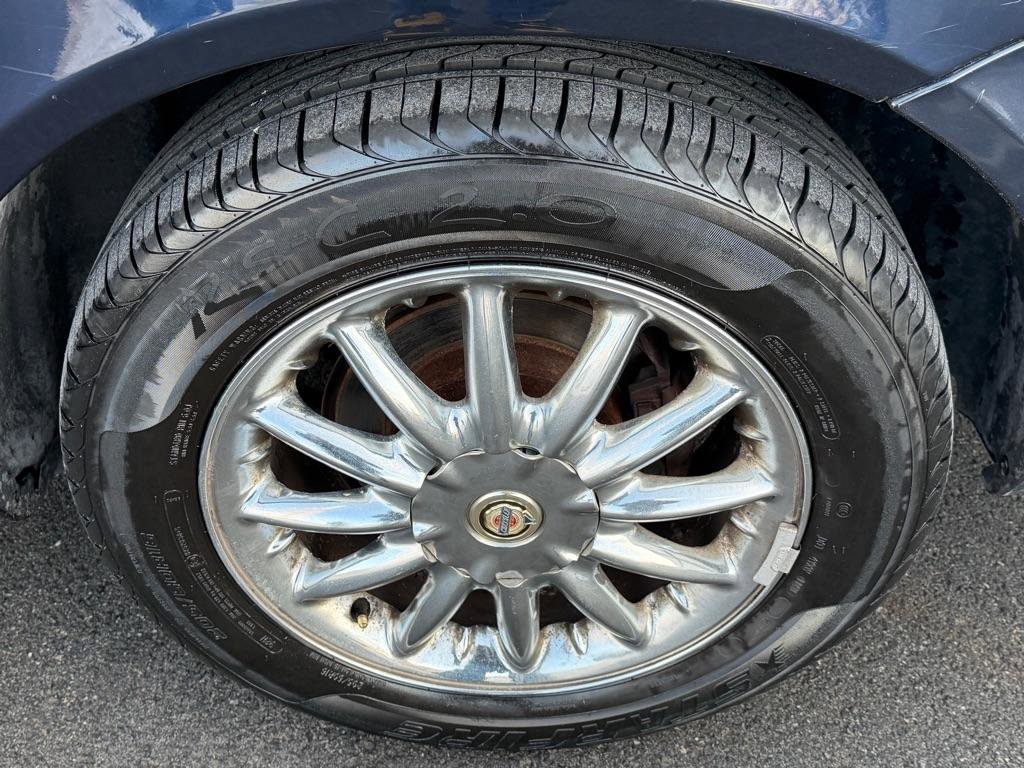 Used 2002 Chrysler Sebring Limited image 13