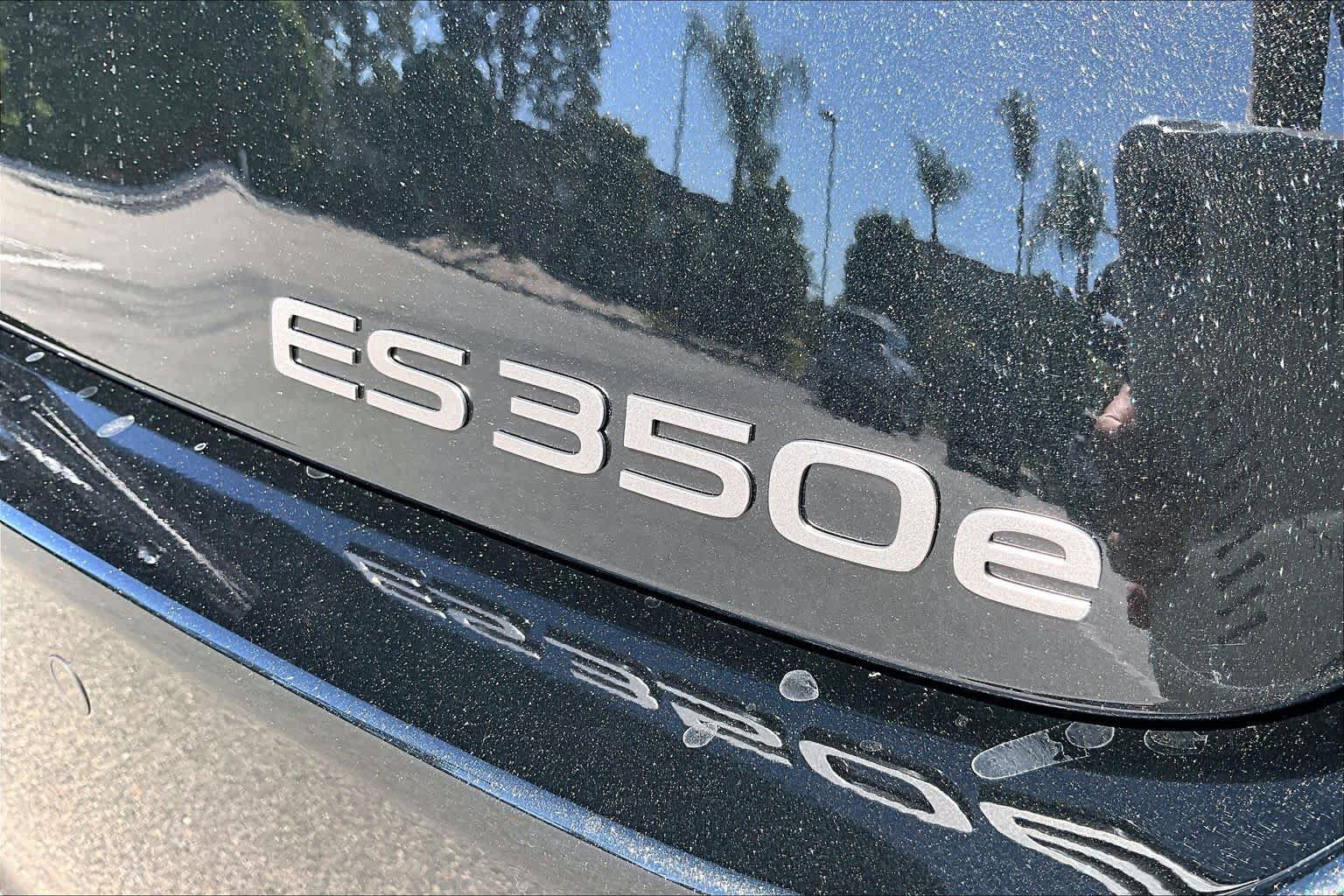 New 2026 Lexus ES 350e FWD image 8