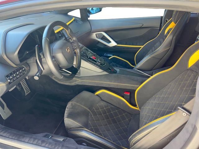 Used 2018 Lamborghini Aventador S image 7