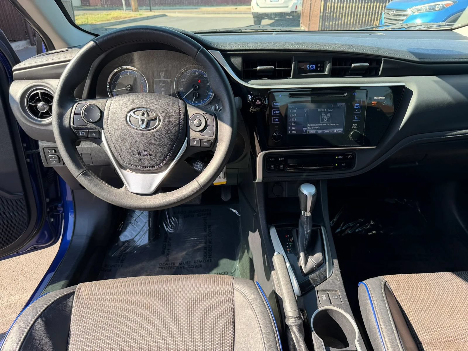 Used 2017 Toyota Corolla SE w/ Body Protection Package FWD image 16
