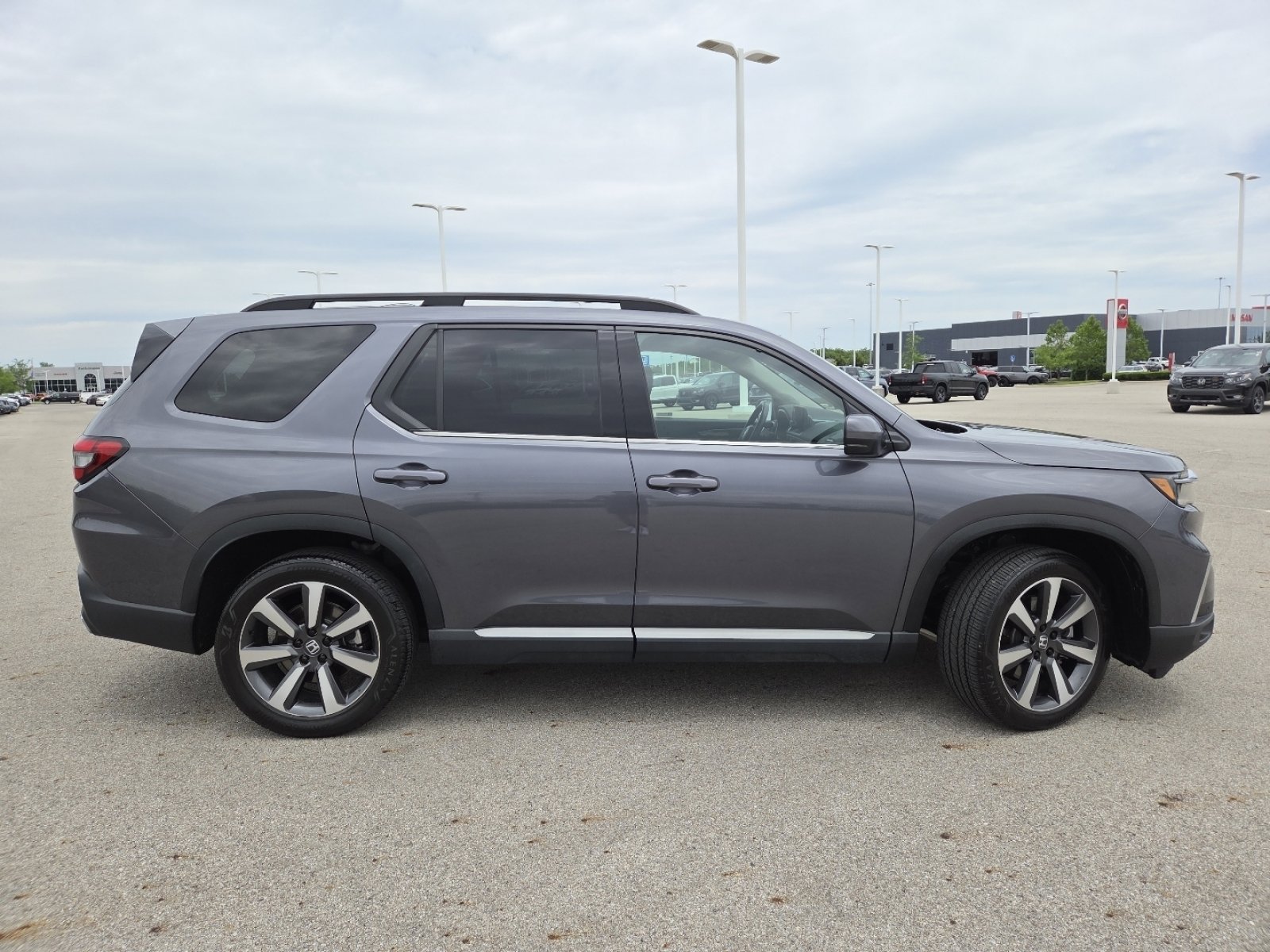 Used 2024 Honda Pilot Touring image 20