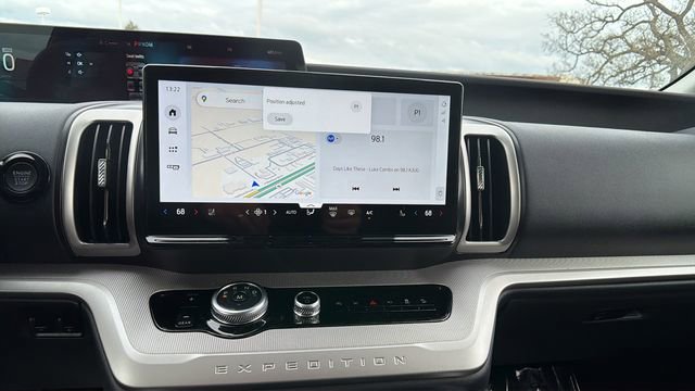 New 2025 Ford Expedition Active image 17