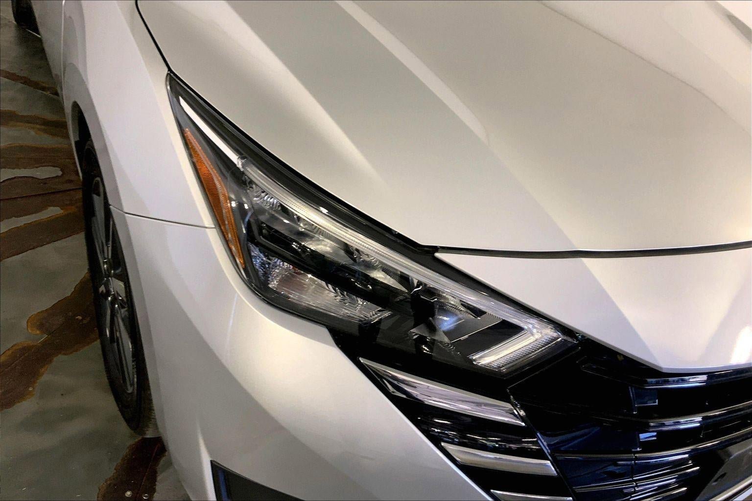 Used 2025 Nissan Versa SV FWD image 26