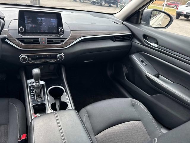 Used 2024 Nissan Altima 2.5 SV image 17