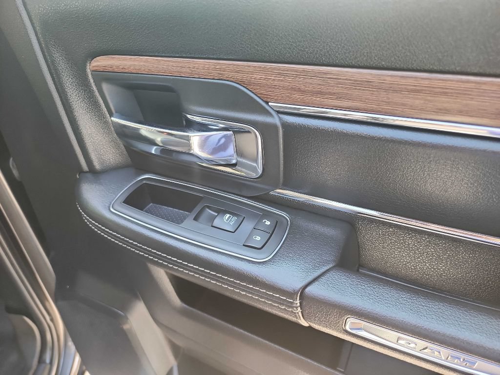 Used 2016 RAM 2500 Laramie AWD/4WD image 35