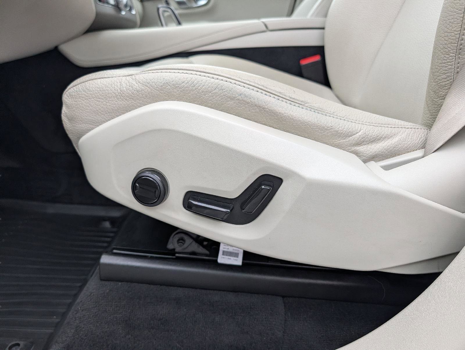 Used 2023 Volvo XC90 B6 Plus w/ Protection Package image 10