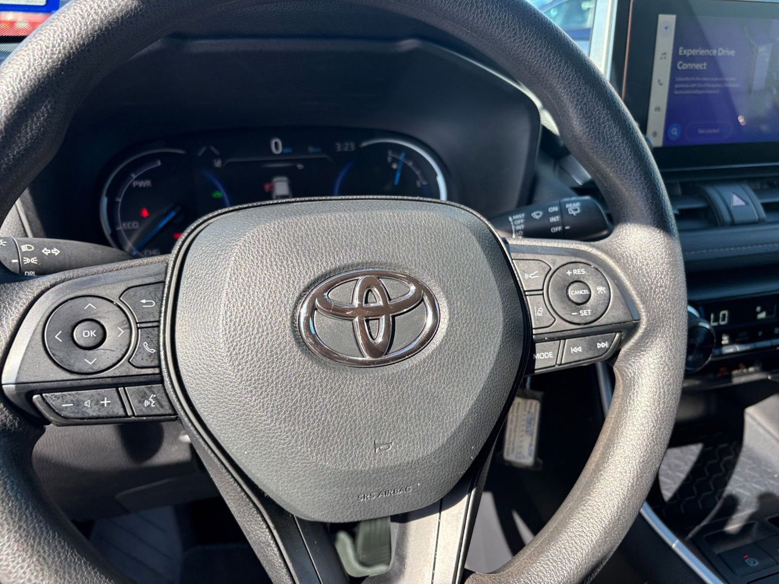 Used 2025 Toyota RAV4 LE image 27