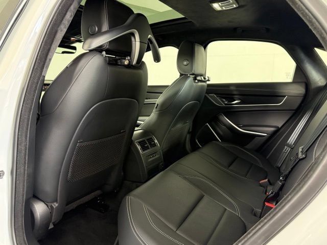 Certified 2023 Jaguar XF R-Dynamic SE AWD/4WD image 24