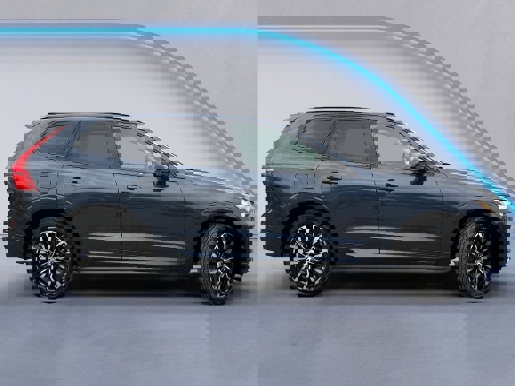 Certified 2025 Volvo XC60 B5 Plus image 3