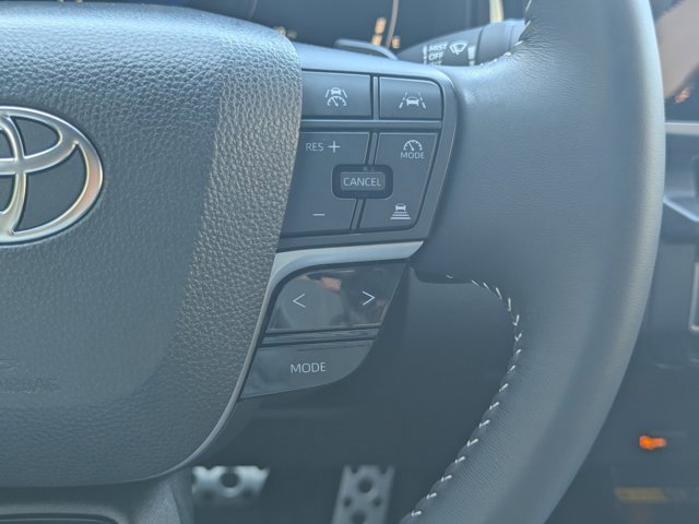 Used 2025 Toyota Camry SE image 22