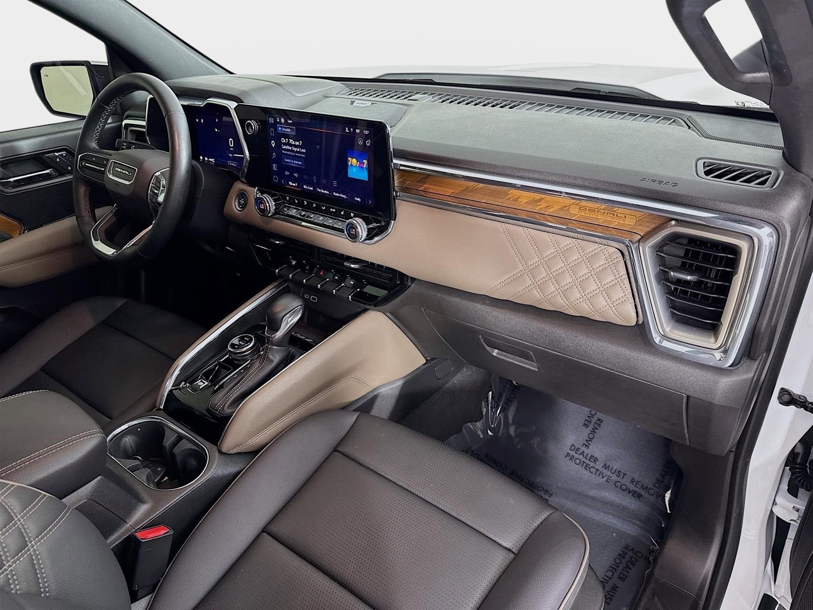 Used 2024 GMC Canyon Denali image 31