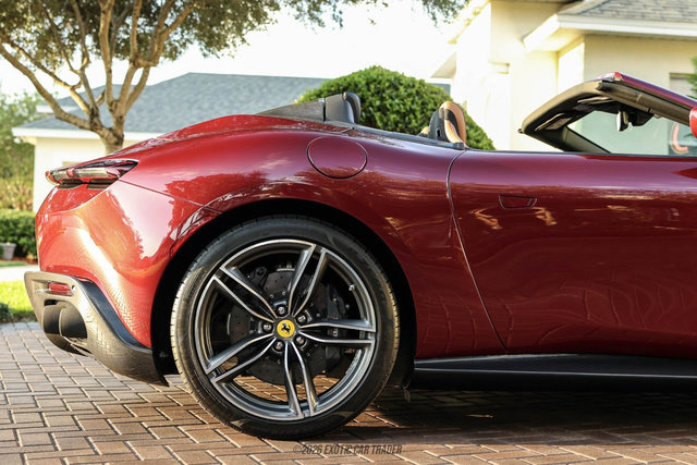 Used 2025 Ferrari Roma Spider RWD image 10