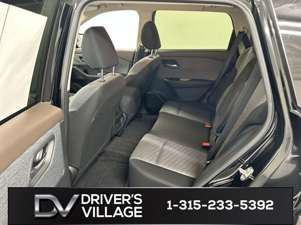 Used 2023 Nissan Rogue SV AWD/4WD image 19