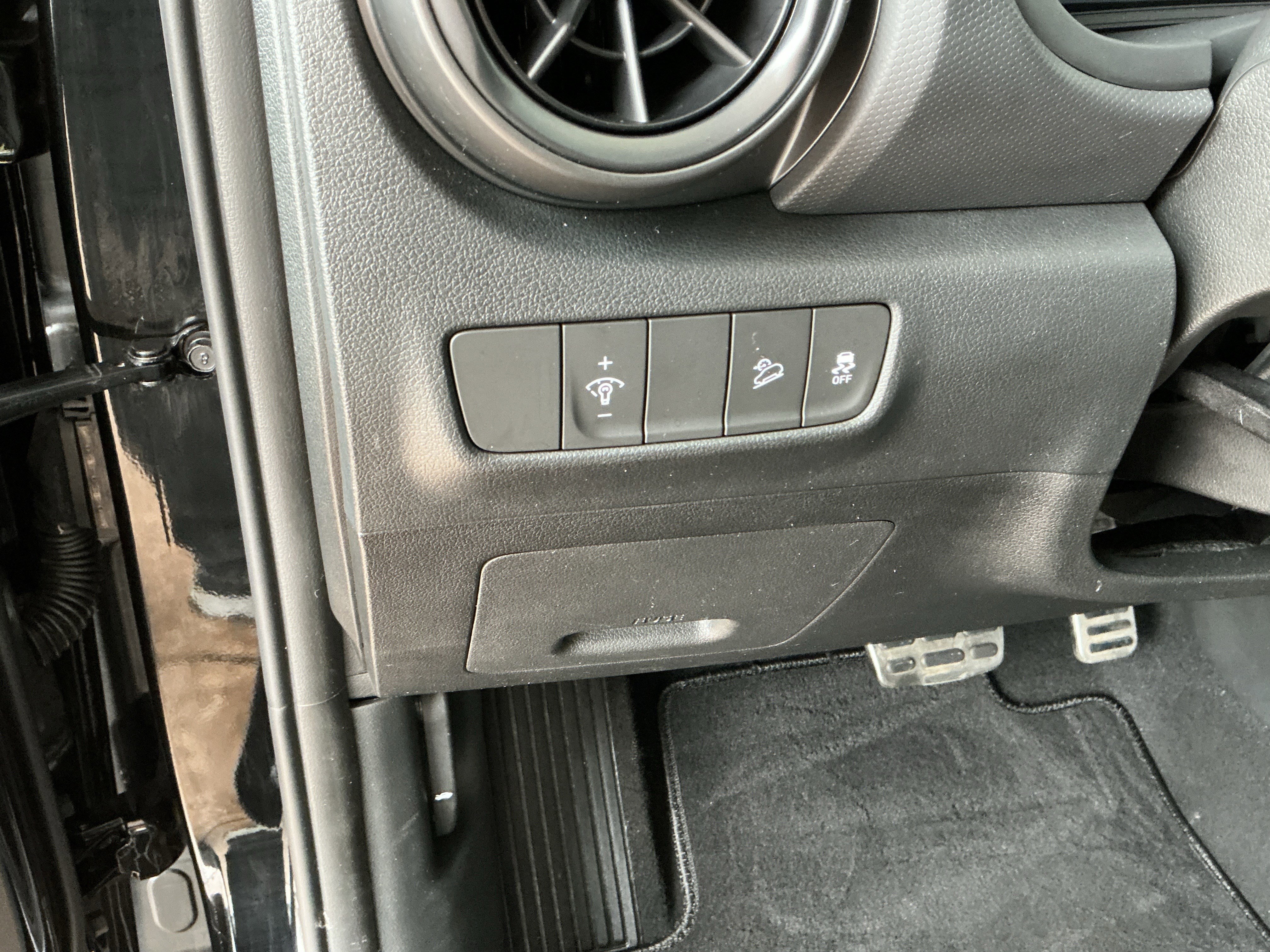 Used 2022 Hyundai Kona N Line w/ Tech Package image 30