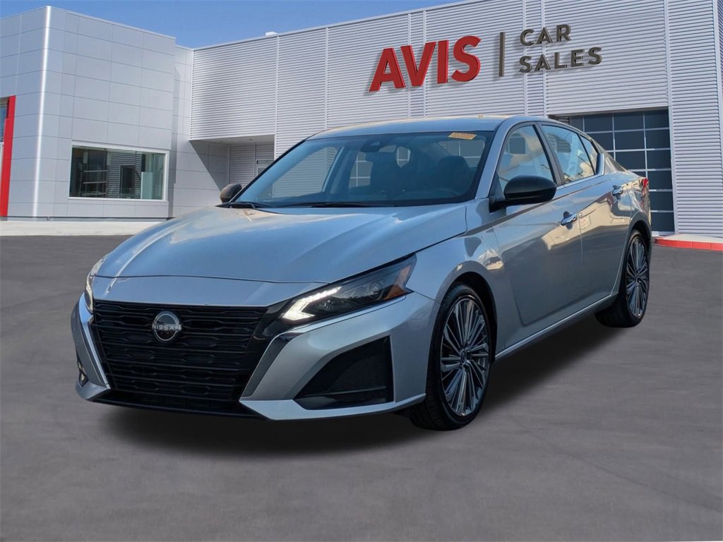 Used 2024 Nissan Altima 2.5 SV image 1