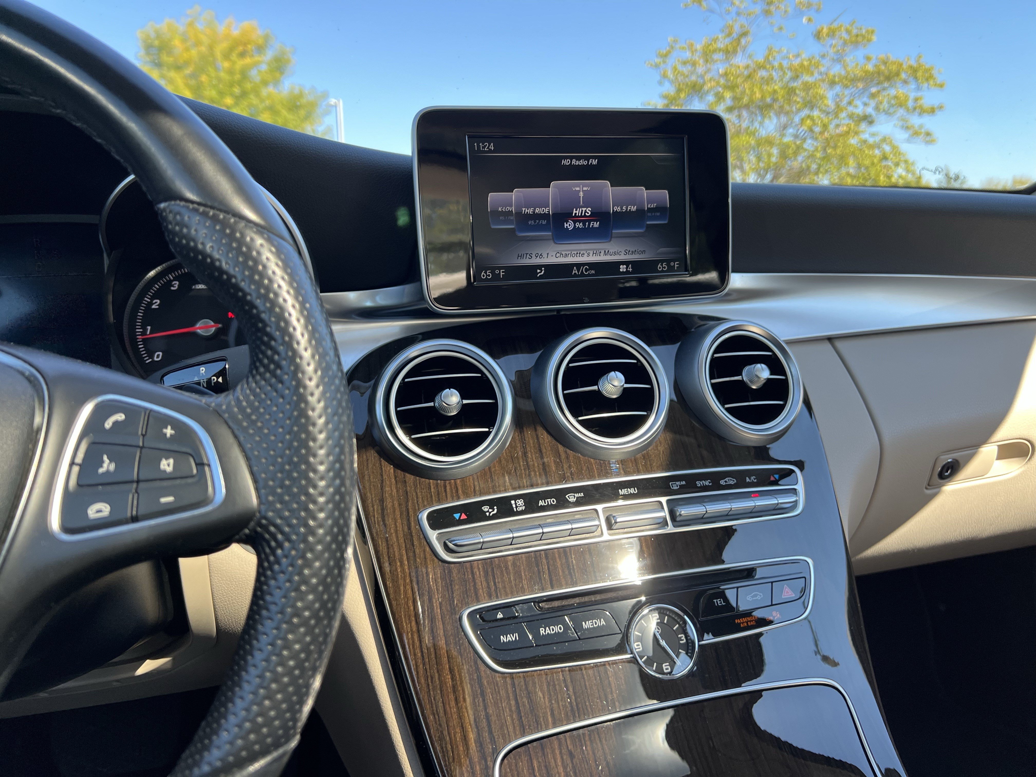 Used 2017 Mercedes-Benz C 300 4MATIC Sedan image 32