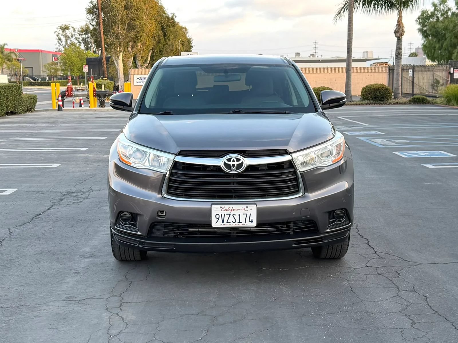 Used 2014 Toyota Highlander LE FWD image 9