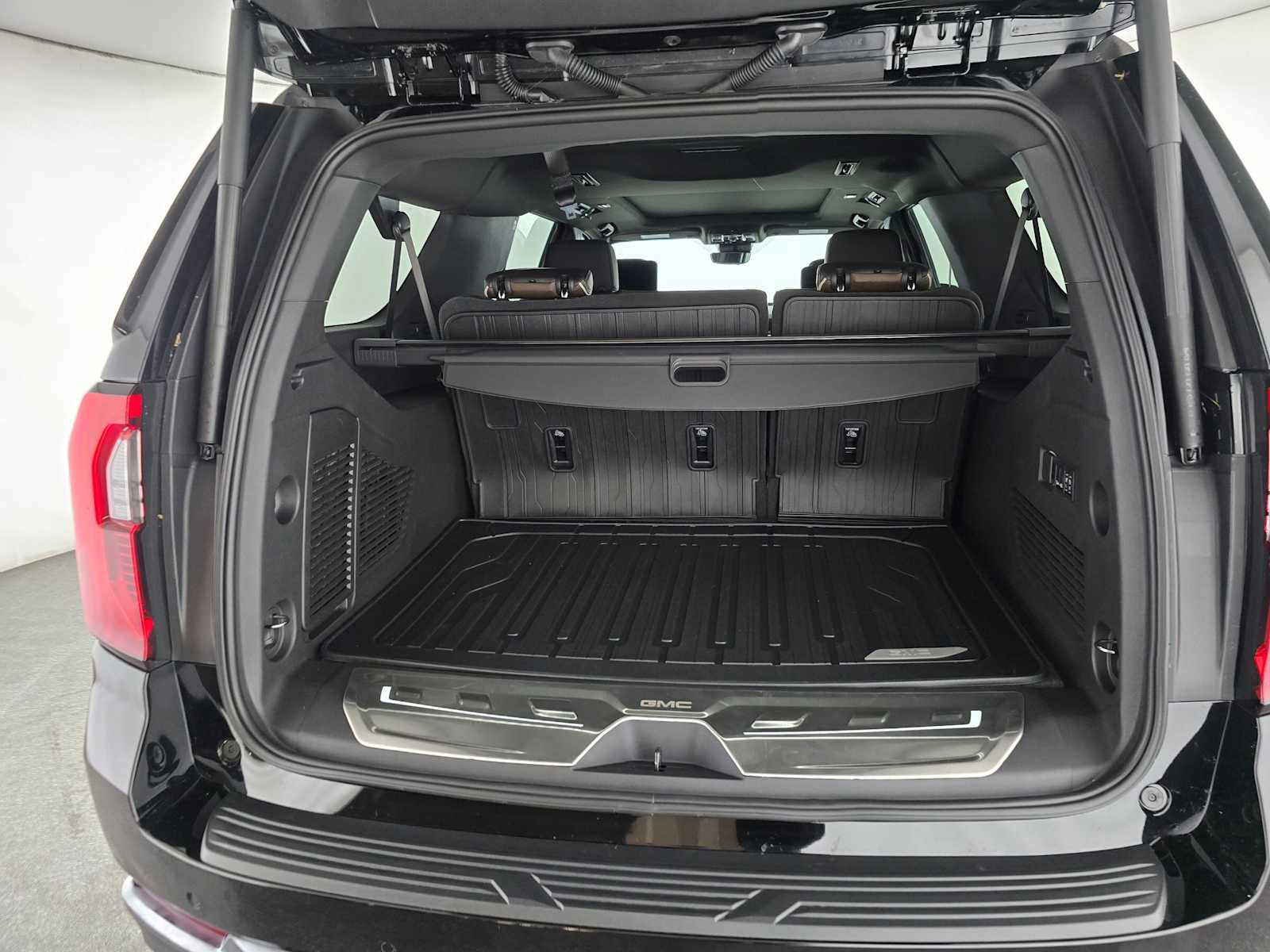 New 2026 GMC Yukon XL Denali Ultimate w/ LPO, Illumination Package image 14