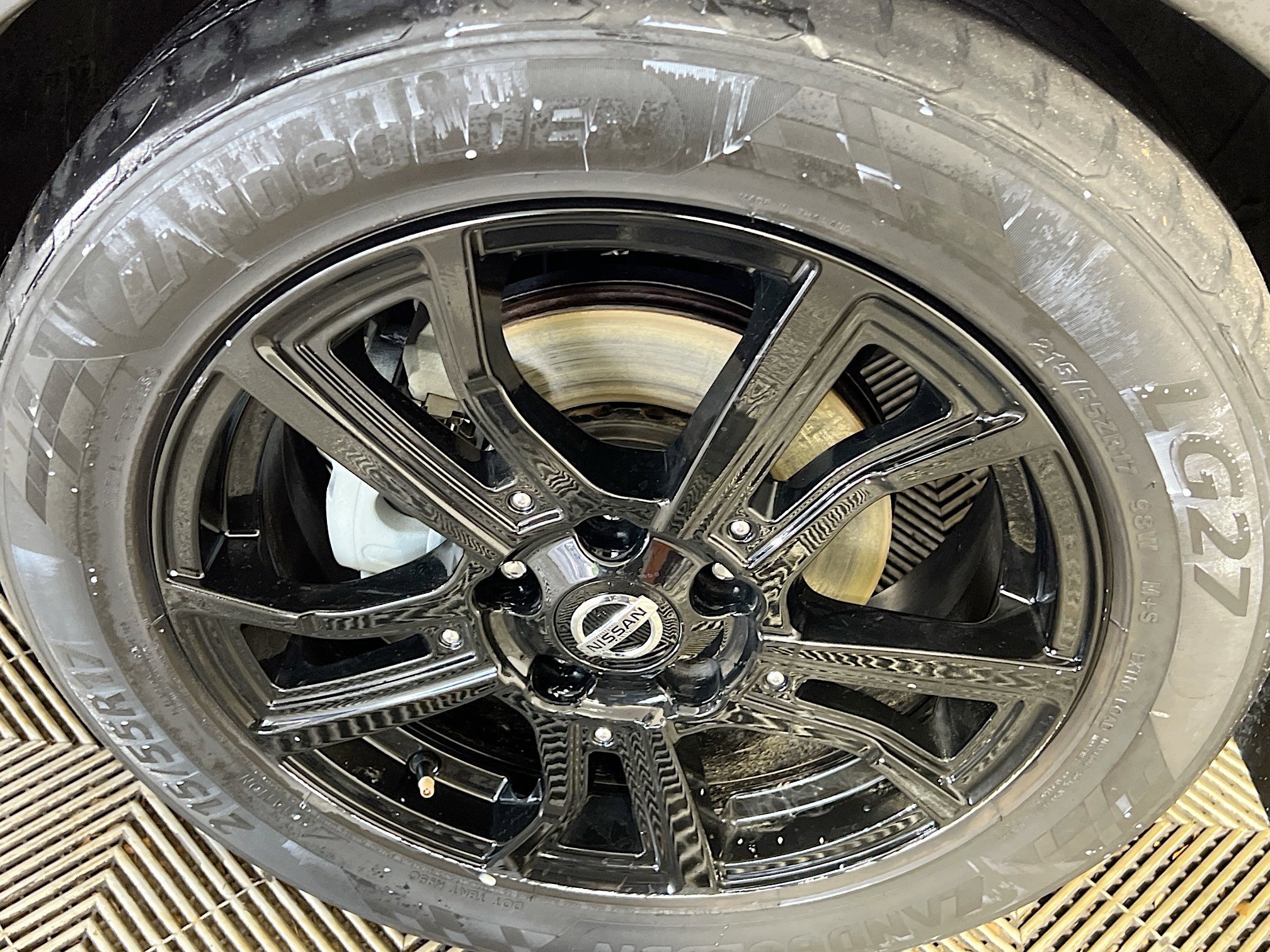 Used 2021 Nissan Kicks SR image 14