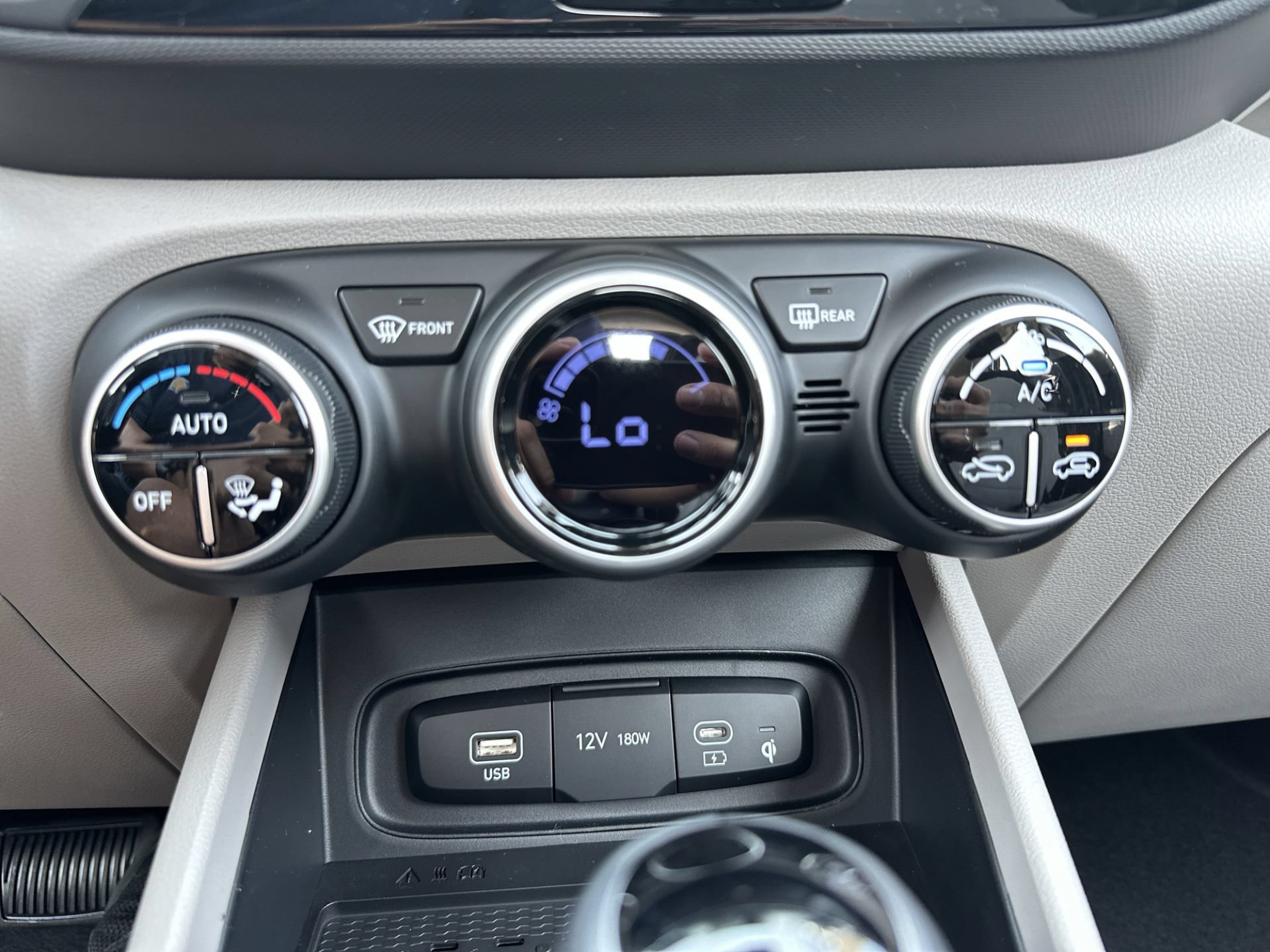 New 2026 Hyundai Venue SEL FWD image 17