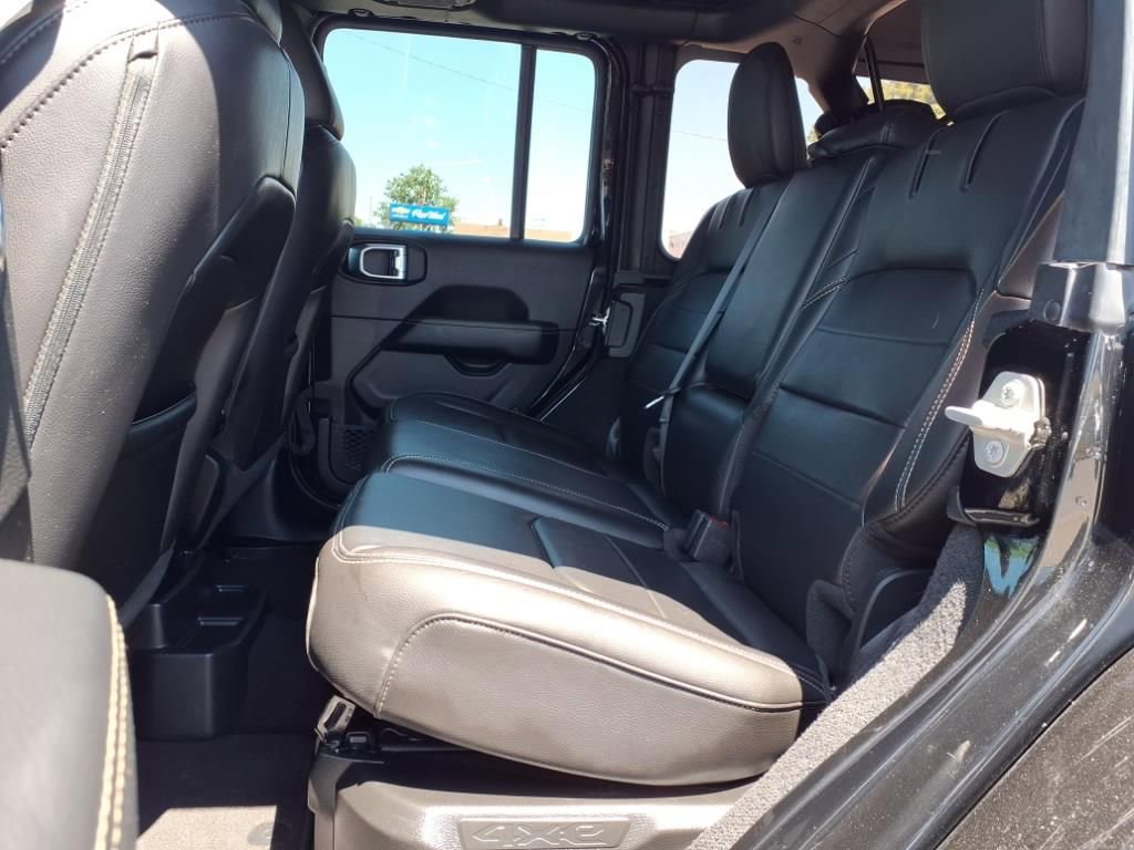 Used 2023 Jeep Wrangler Unlimited Sahara image 13