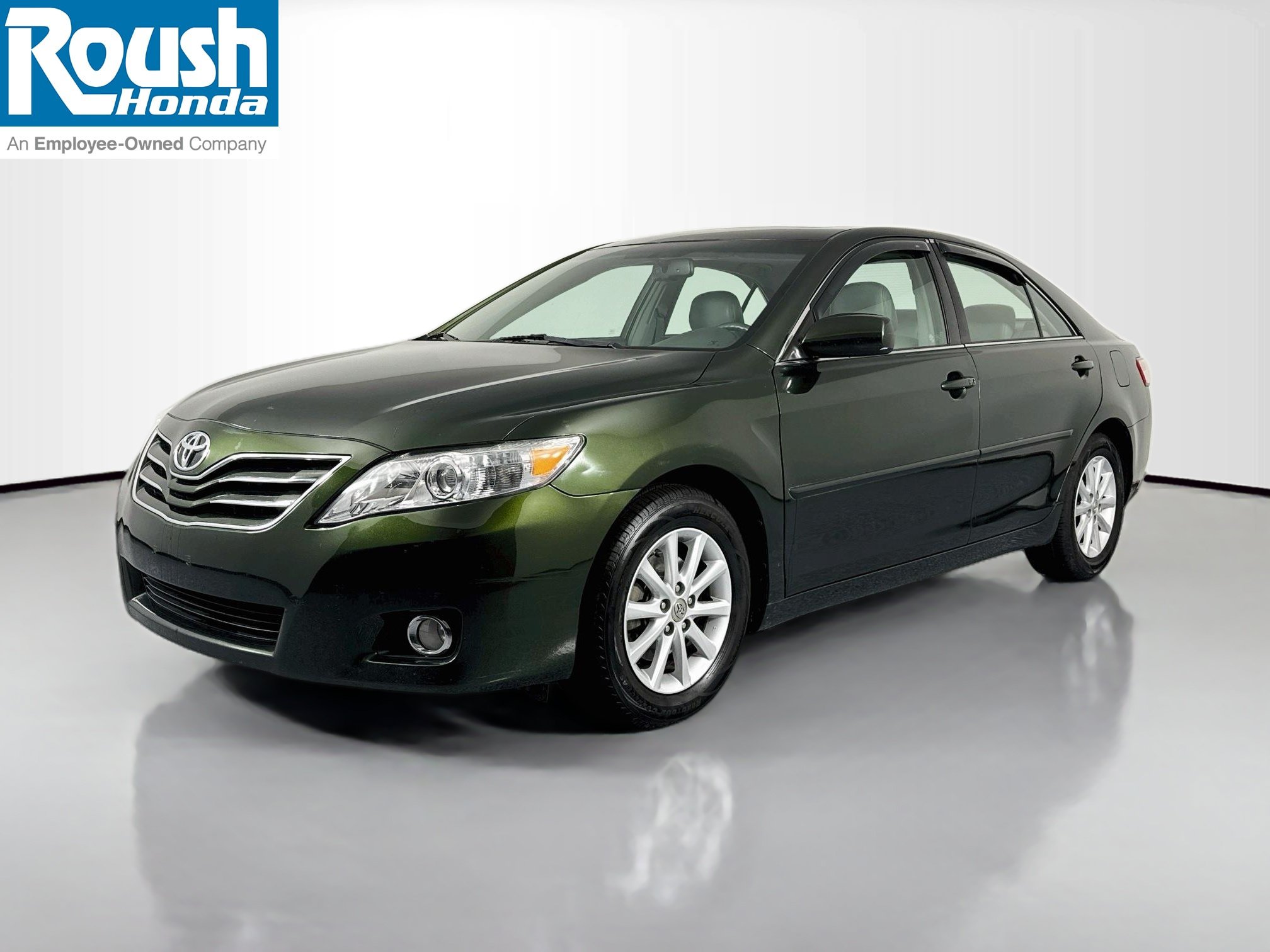Used 2011 Toyota Camry XLE w/ XLE Extra-Value Pkg #2 FWD image 1