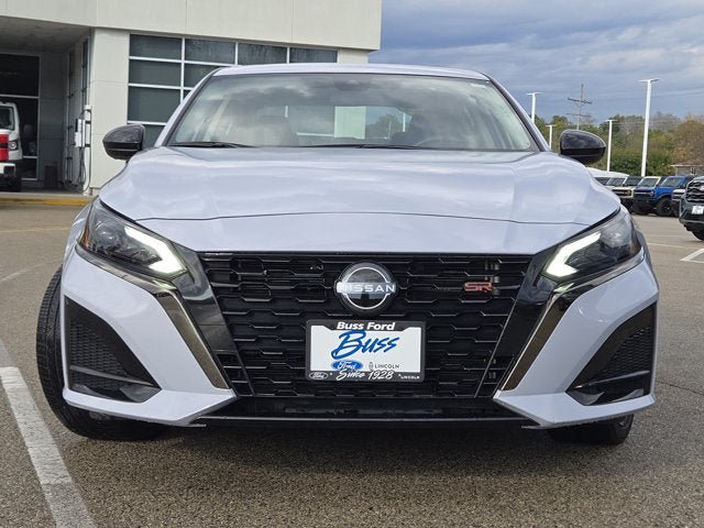 Used 2024 Nissan Altima 2.5 SR w/ SR Premium Package FWD image 2