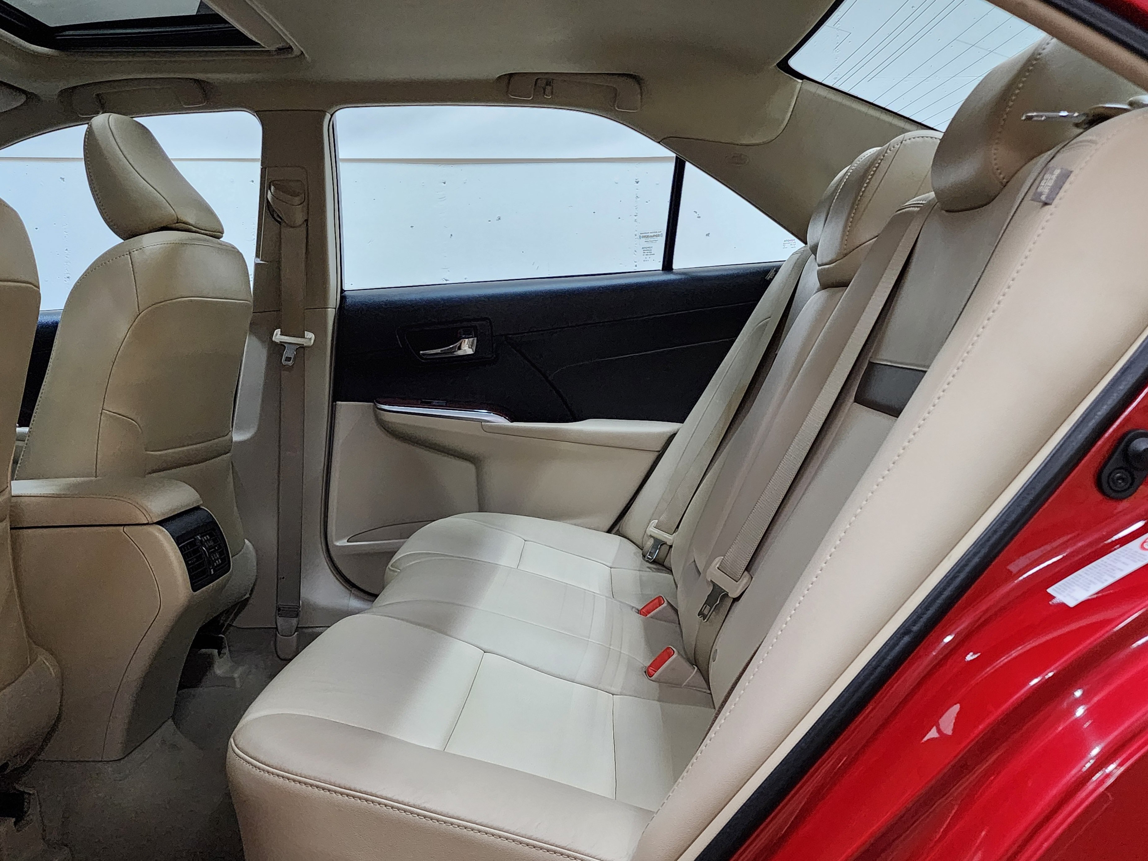 Used 2014 Toyota Camry XLE FWD image 17