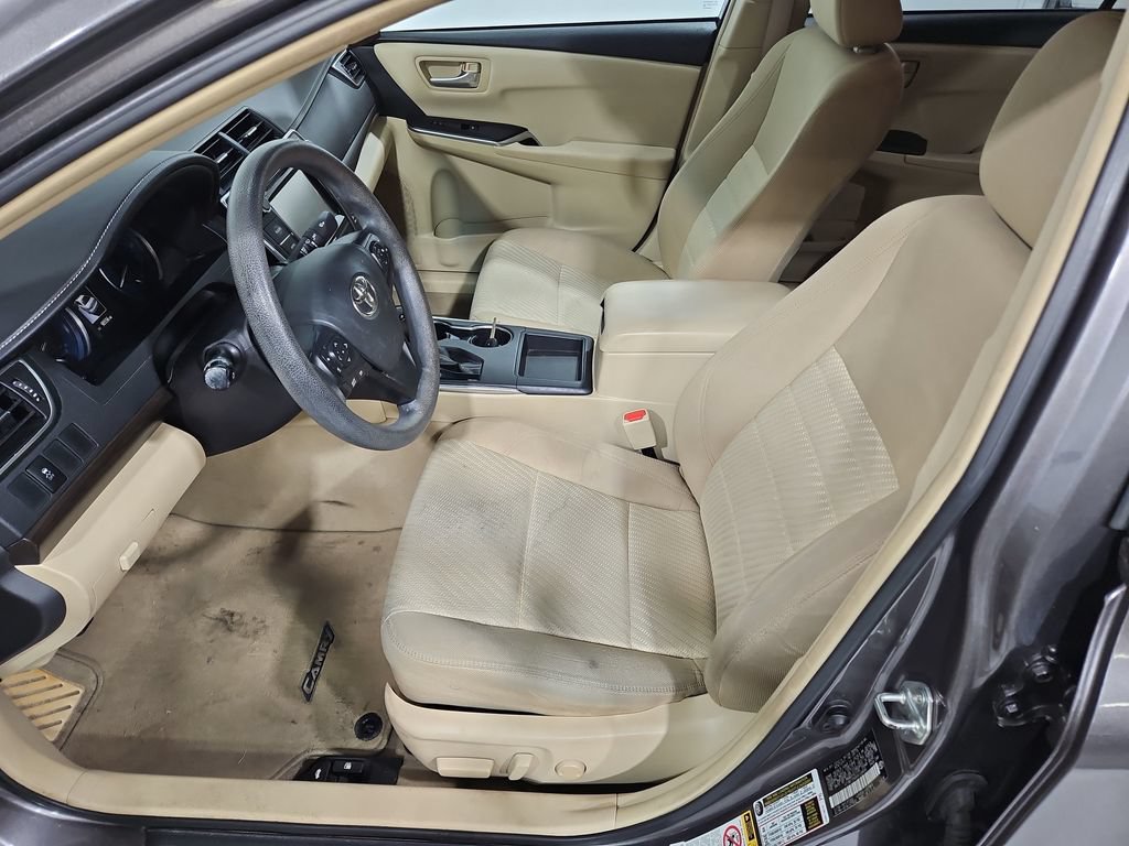 Used 2016 Toyota Camry LE FWD image 10
