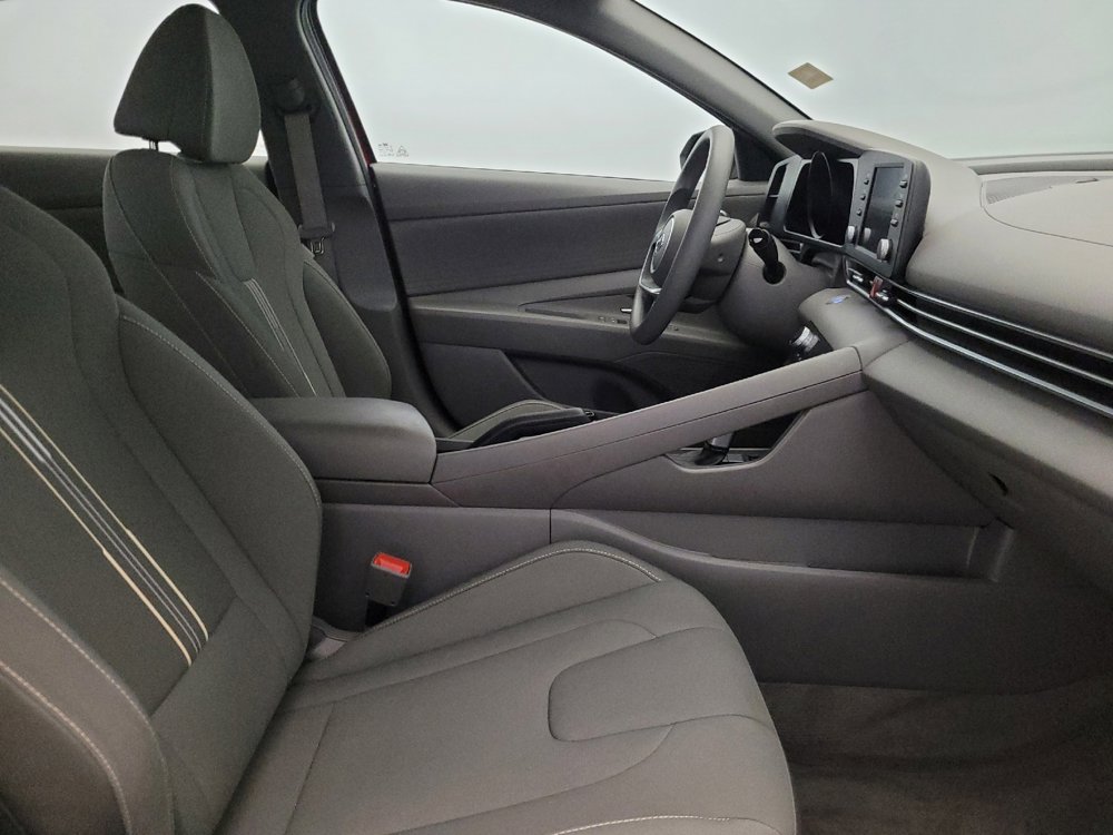 Used 2023 Hyundai Elantra SEL w/ Preferred Accessory Package image 21