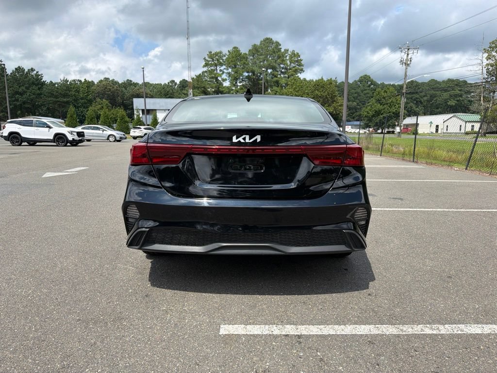 Certified 2024 Kia Forte LXS FWD image 6