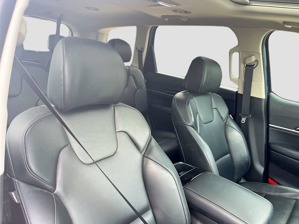 Used 2025 Kia Telluride S FWD image 31
