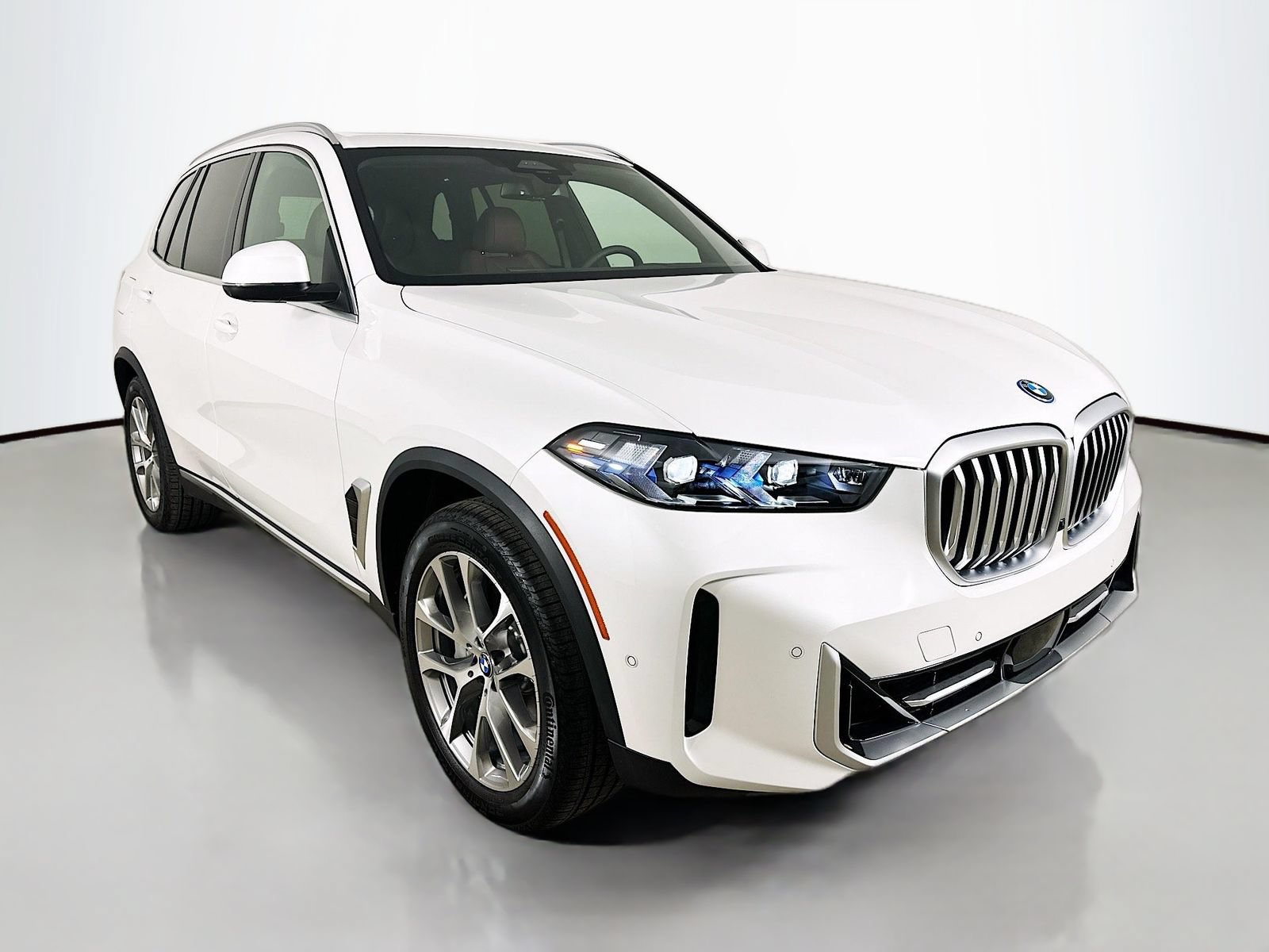 New 2026 BMW X5 xDrive50e w/ Premium Package AWD/4WD image 3