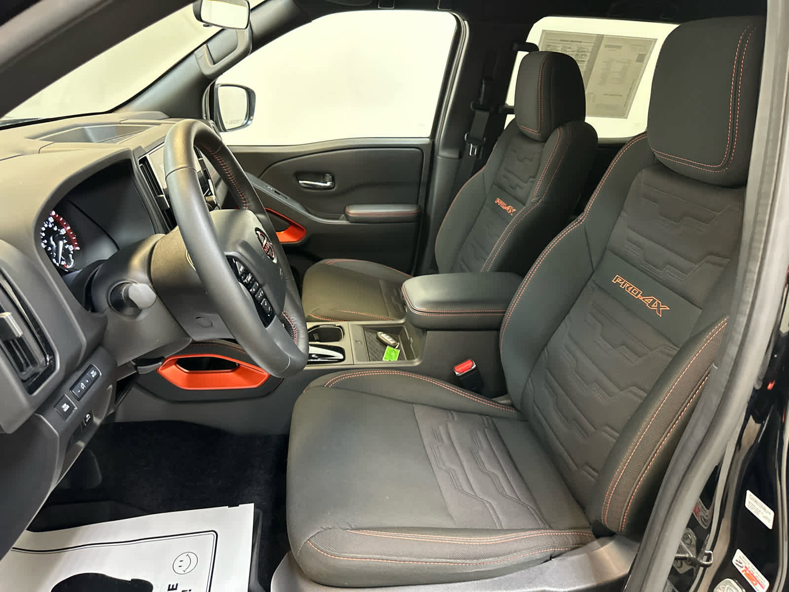 Certified 2025 Nissan Frontier PRO-4X w/ Pro Convenience Package image 4