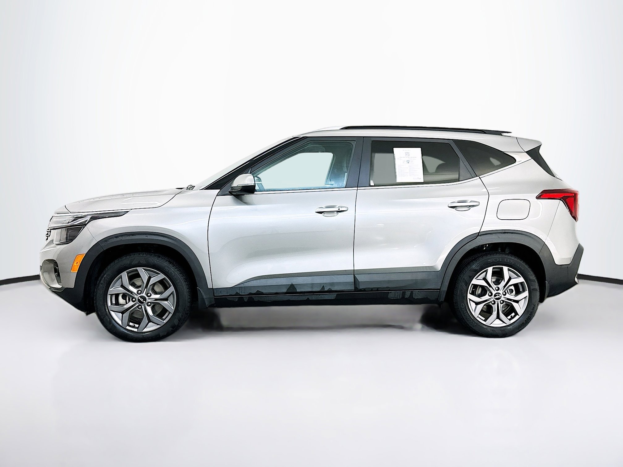 Used 2024 Kia Seltos S image 4