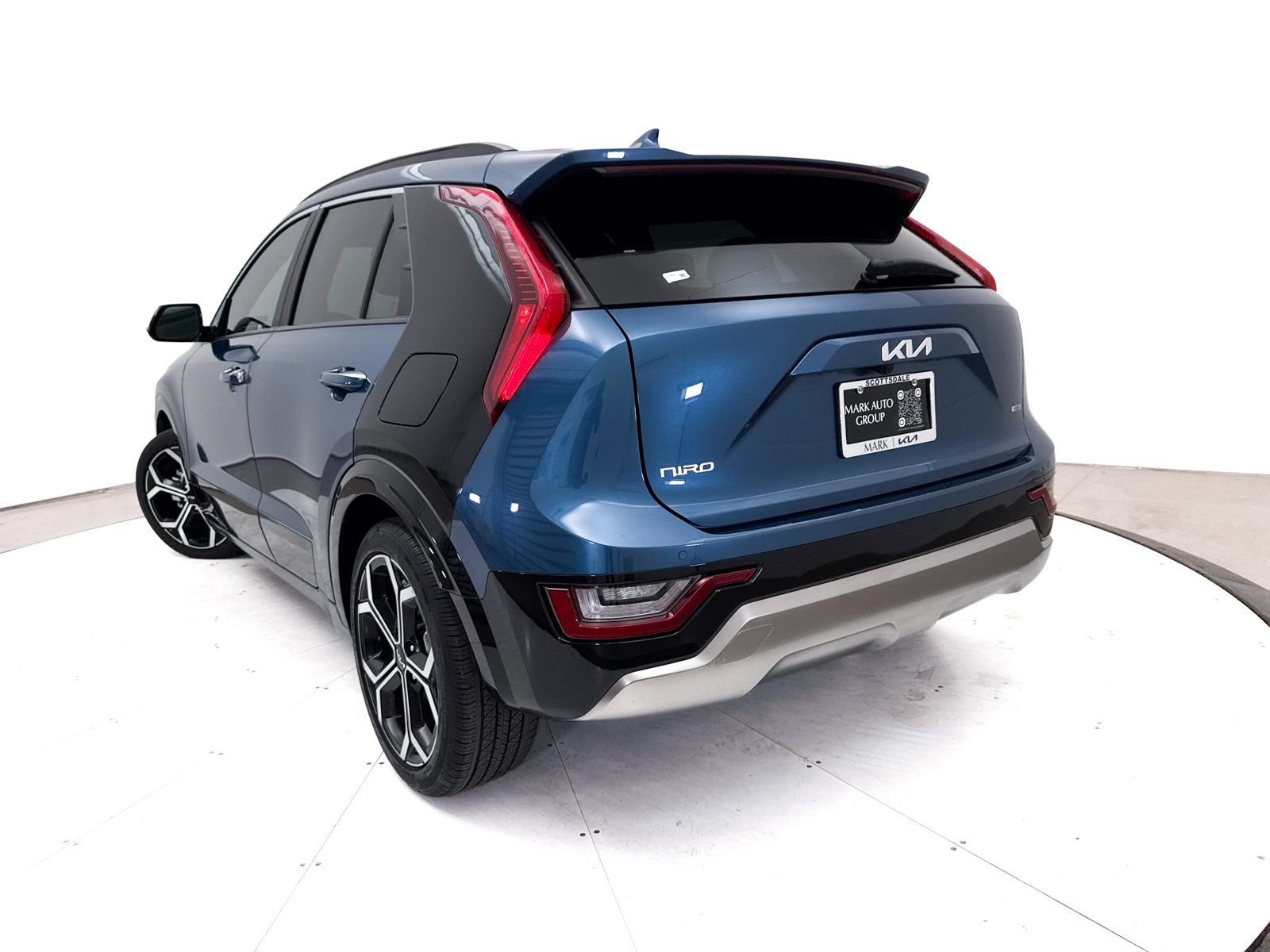 Certified 2024 Kia Niro SX Touring FWD image 7