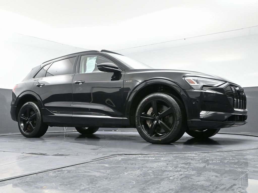 Used 2019 Audi e-tron Prestige w/ Prestige Package image 48