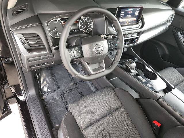 Certified 2025 Nissan Rogue SV FWD image 12