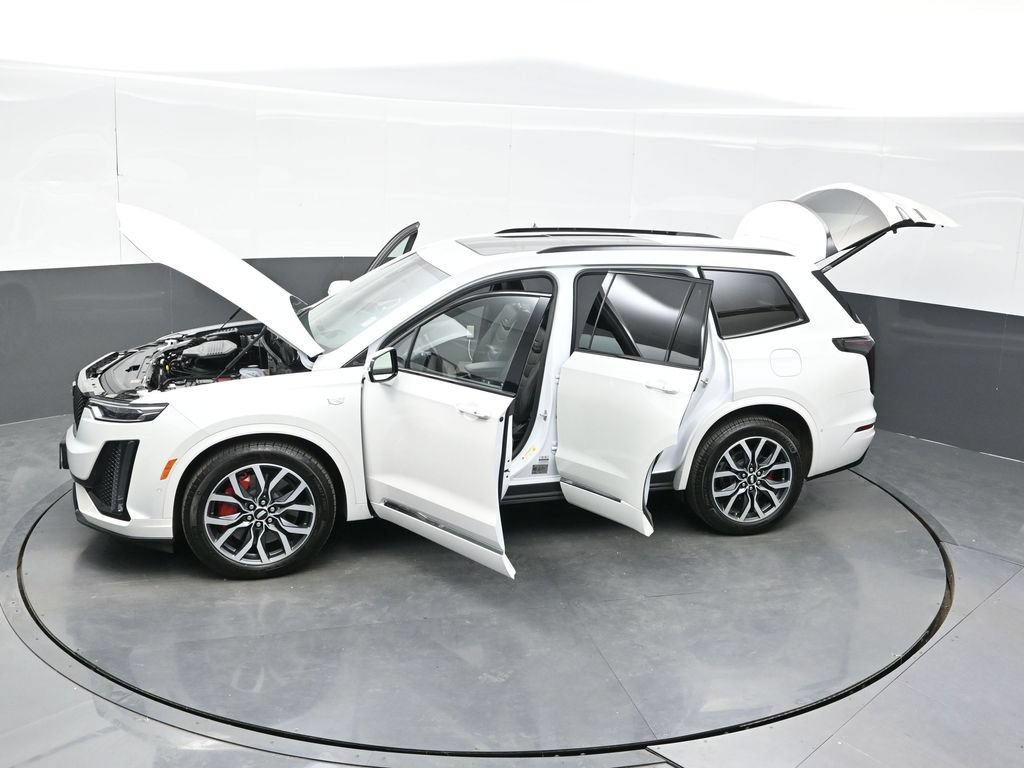 Certified 2025 Cadillac XT6 Sport w/ Platinum Package AWD/4WD image 42