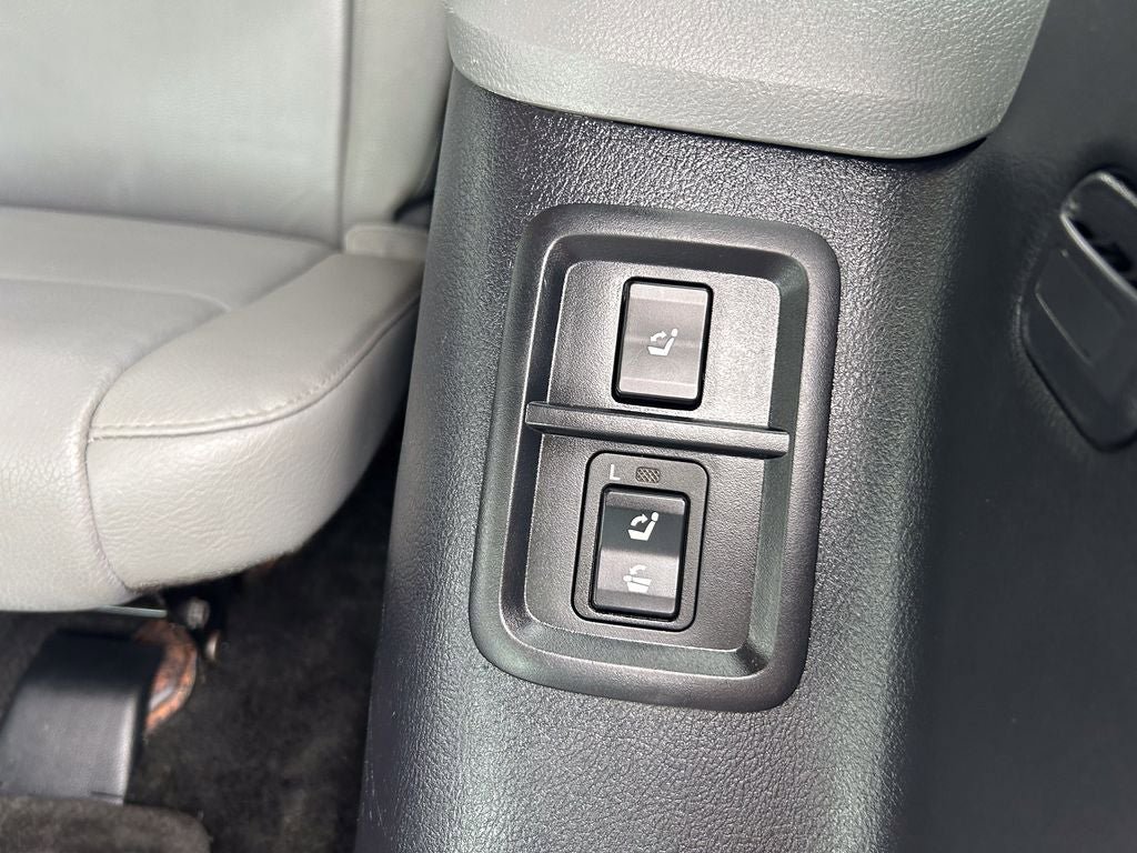 Used 2013 Toyota Sequoia Limited AWD/4WD image 16