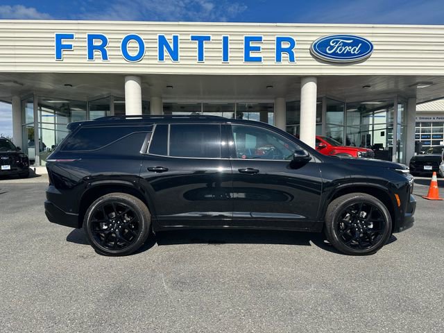 Used 2024 Chevrolet Traverse RS image 2