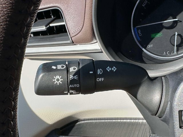 Used 2023 Toyota Sienna Platinum AWD/4WD image 42