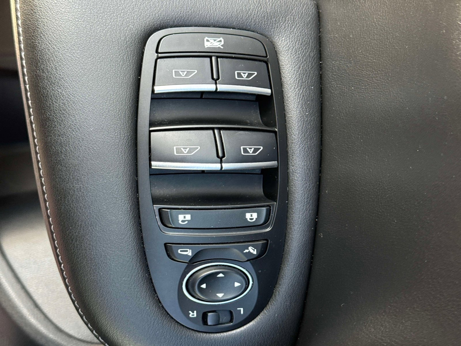 Used 2023 INFINITI QX55 Sensory w/ Lighting Package image 22