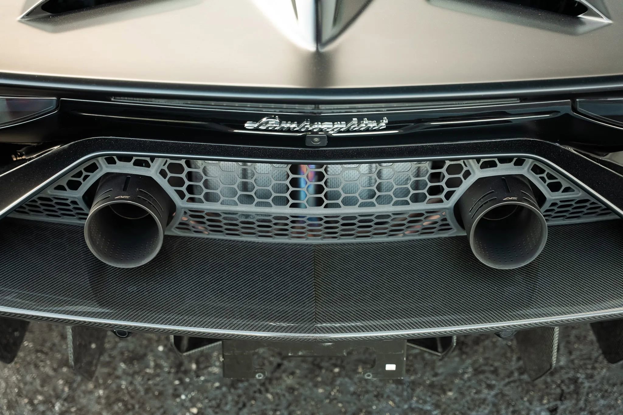 Used 2019 Lamborghini Aventador SVJ AWD/4WD image 25