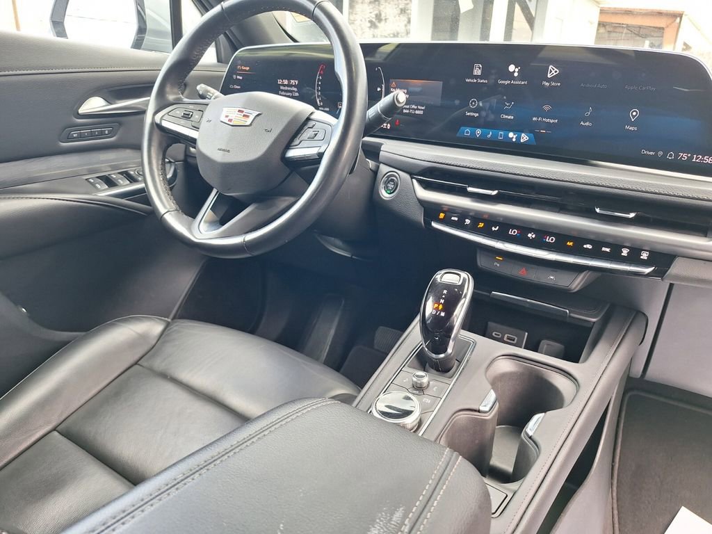 Used 2024 Cadillac XT4 Premium Luxury image 25